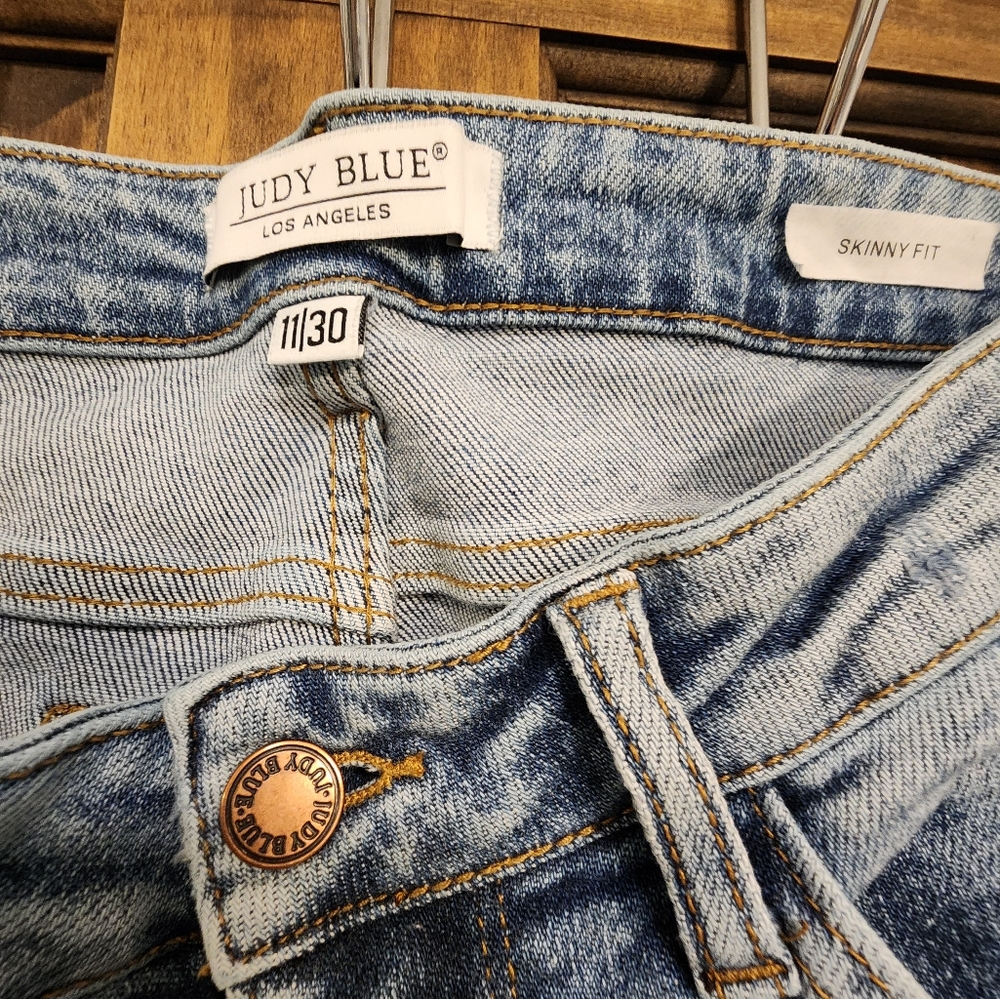 Jeans - Picture 2 of 4